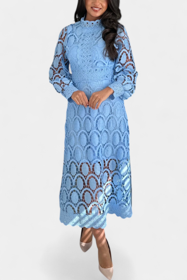 Jovie Robe Midi en Dentelle à Col Montant et Manches Transparentes