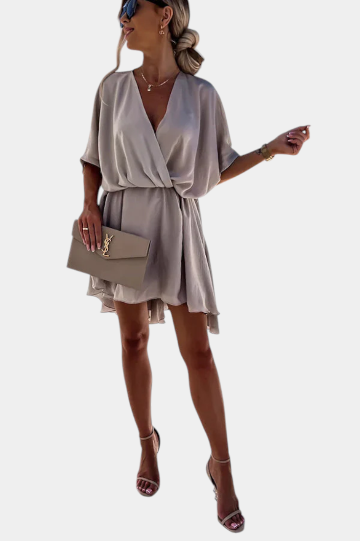 Alexandra Robe Classique à Silhouette Intemporelle et Coupe Flatteuse