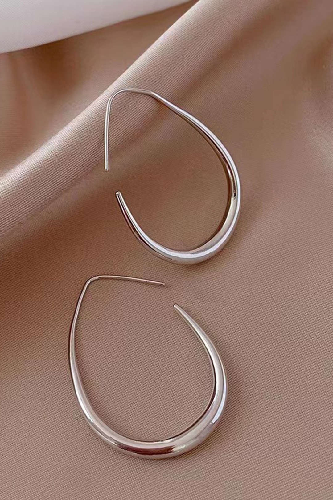 Oreilles ovales en métal