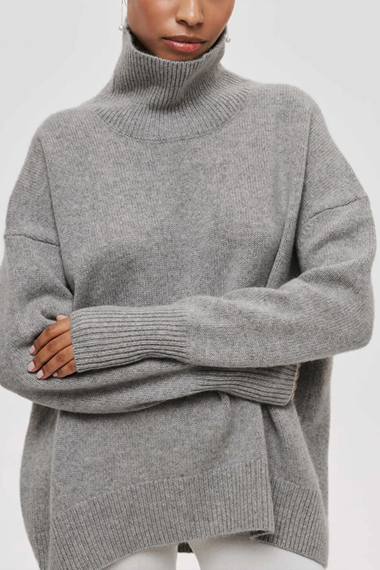 Alma Pull Oversized à Col Montant Doux et Élégant