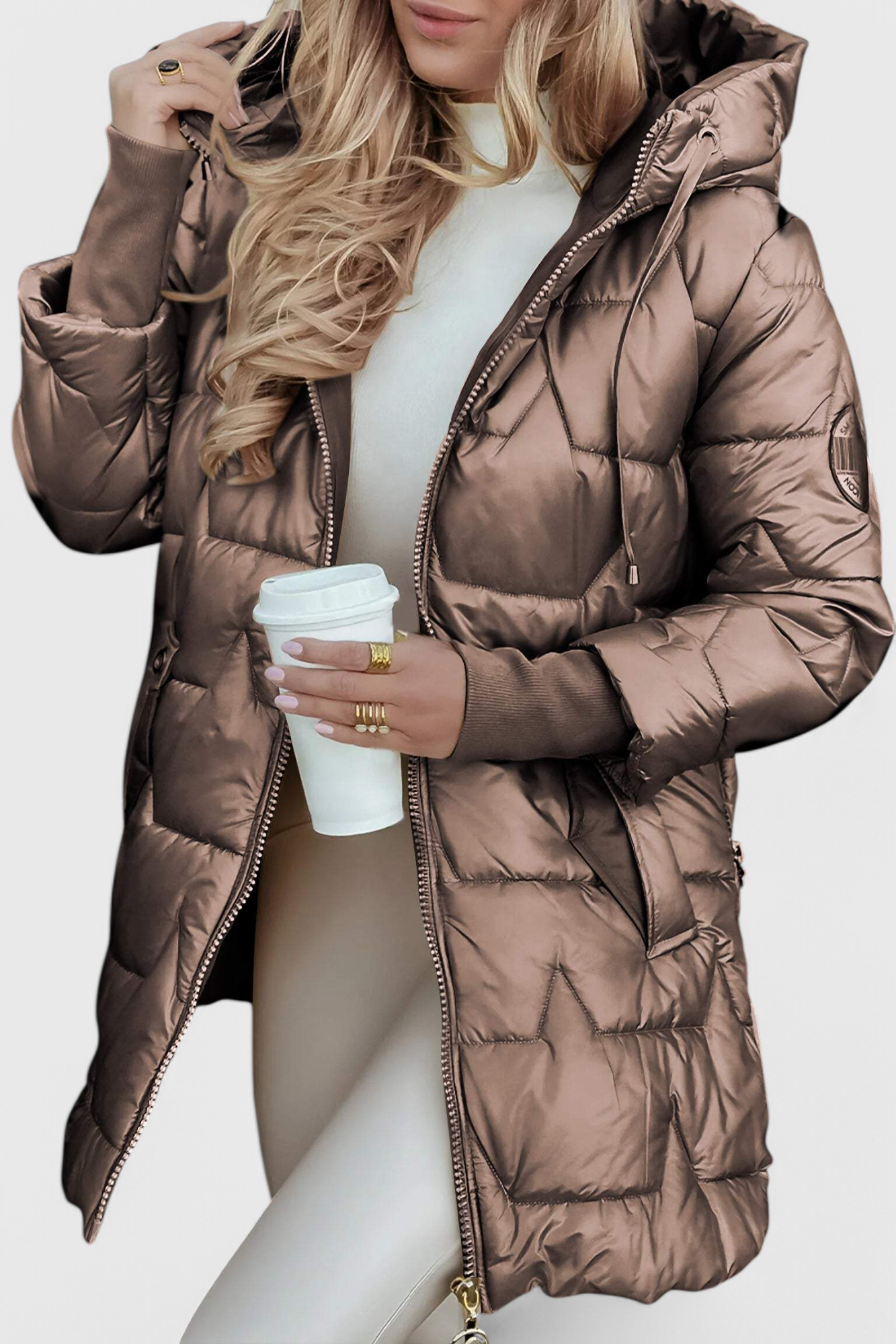 Marcella Veste Rembourrée à Capuche et Silhouette Épurée