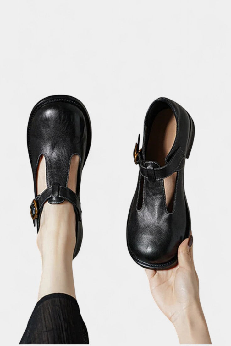 Elsa Mary Janes à Sangle en T et Finition en Cuir Artisanal