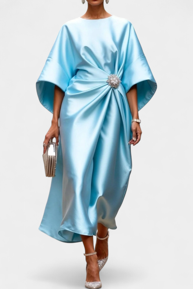 Ubelia Robe Satinée à Coupe A et Détails Froncés