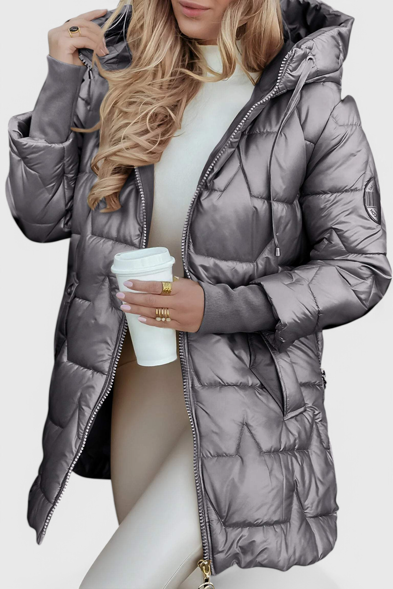 Marcella Veste Rembourrée à Capuche et Silhouette Épurée
