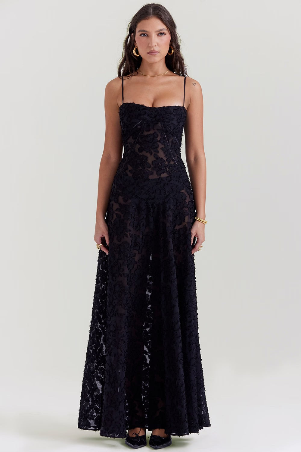 Mabel Robe en Lamé Brillant et Dentelle Florale à Bretelles Fines